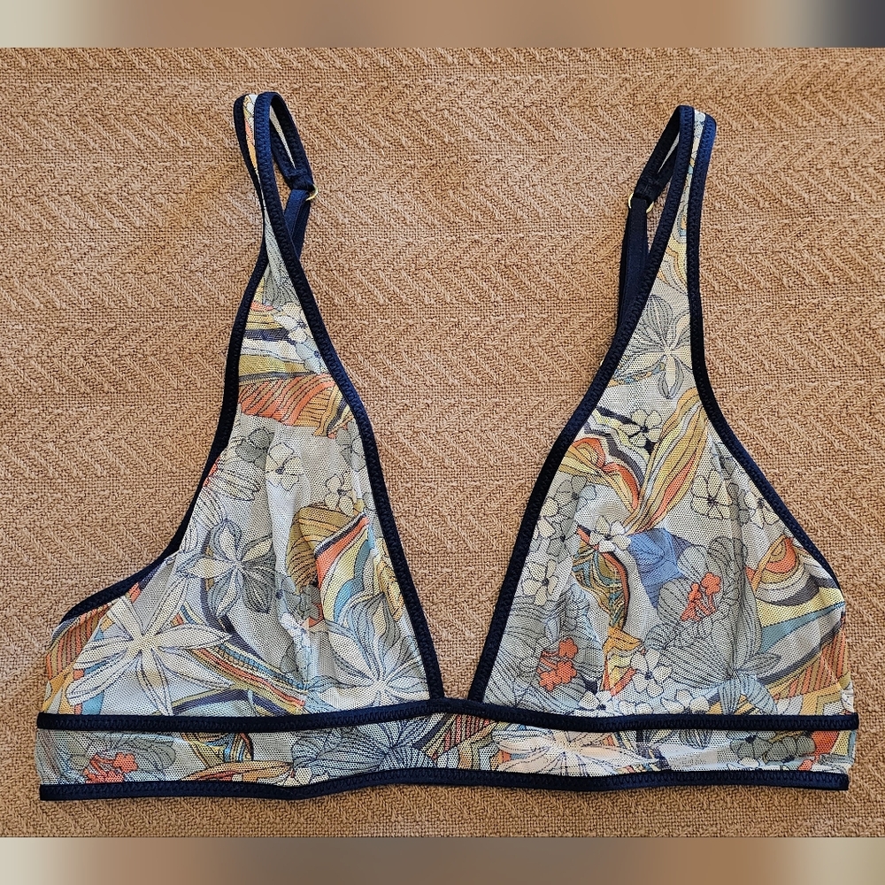 Victoria's Secret Boho Bralette. Size S.